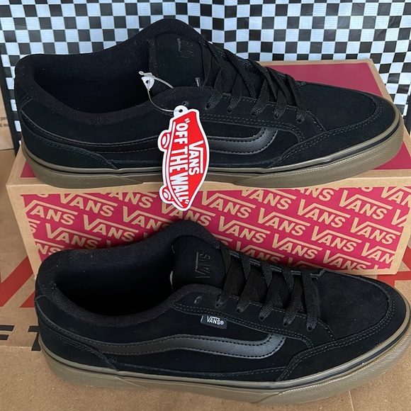 Vans WMNS Bearcat Black/Dark Gum sneakers Bearcat
Black/Dark Gum
VN000DT239L - Picture 3 of 16